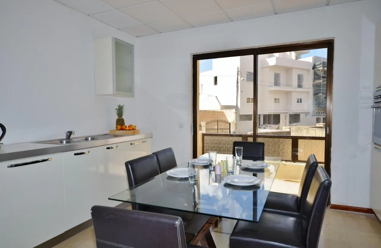 Large St Julians Central 2 Lejlighed Saint Julian's 0*,  Malta